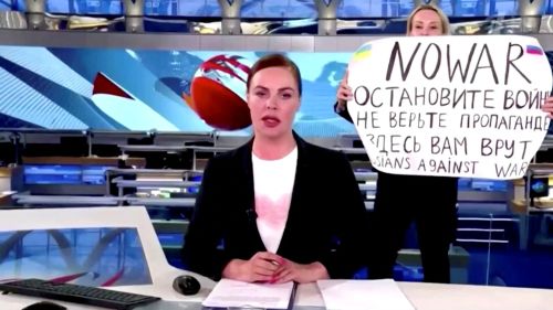 Russia news anchor