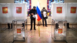 Voters head to polls for the Russian Presidential Election