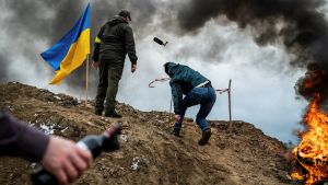 Civilians train in Ukraine 